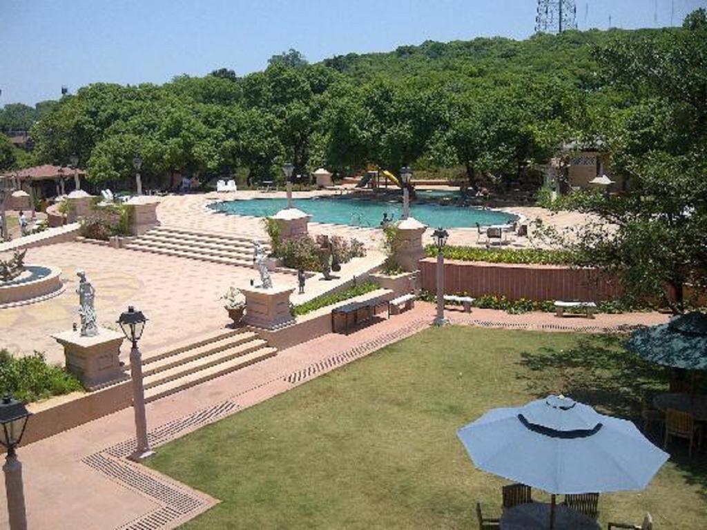 Evershine Resort & Spa Mahabaleshwar Luaran gambar